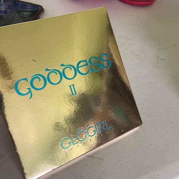 Goddess 2 Glogirl cosmetics eye shadow pallet - Picture 2 of 2
